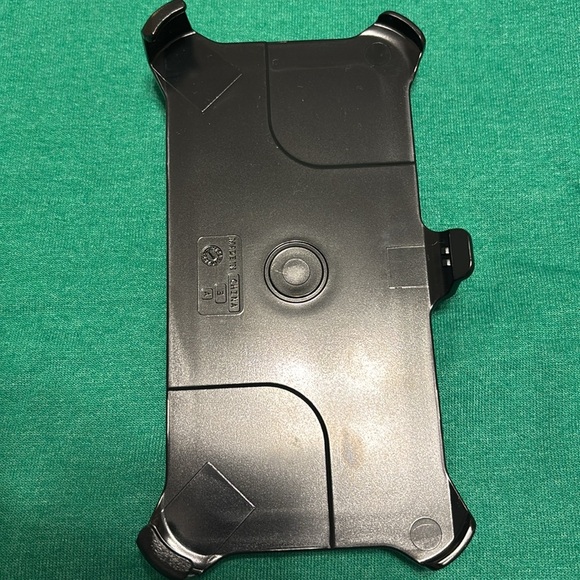 Brand New OtterBox Defender Belt Clip Holster for Apple IPhone 15. - Picture 3 of 4